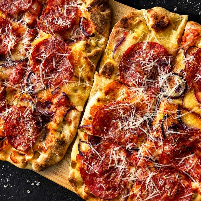 Pizza catering — Pepenhani pepperoni-hunajapizza